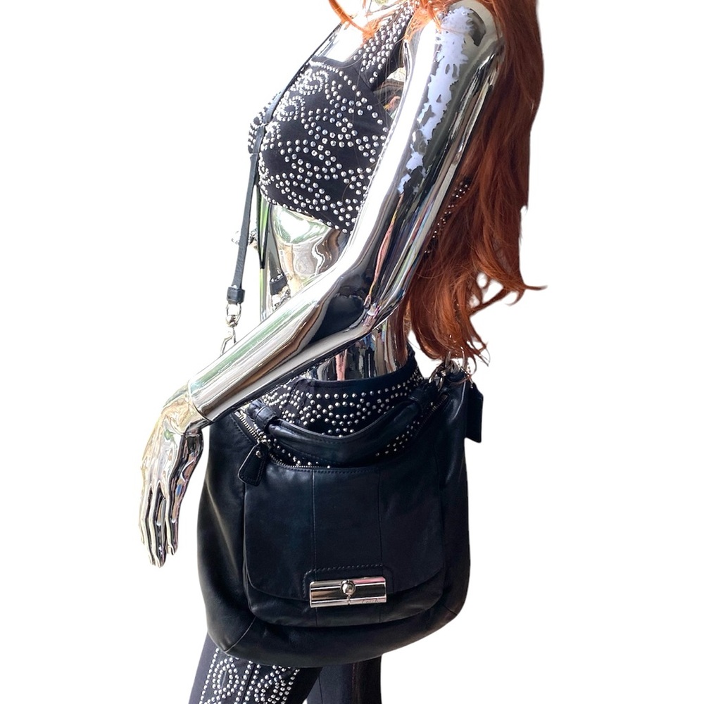 Coach Kristin 16808 Black‎ Leather Hobo Shoulder Bag Gusseted Pocket Latch Purse